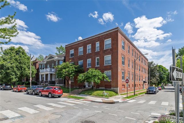 3670 Russell Boulevard, St Louis, MO 63110