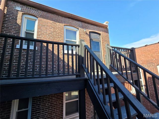 3670 Russell Boulevard, St Louis, MO 63110