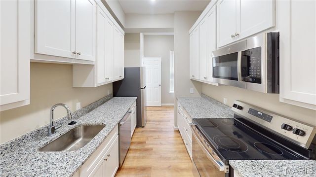 3670 Russell Boulevard, St Louis, MO 63110