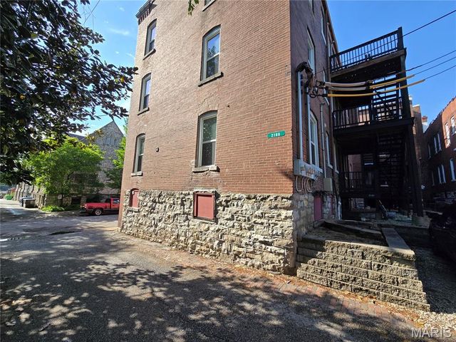3670 Russell Boulevard, St Louis, MO 63110