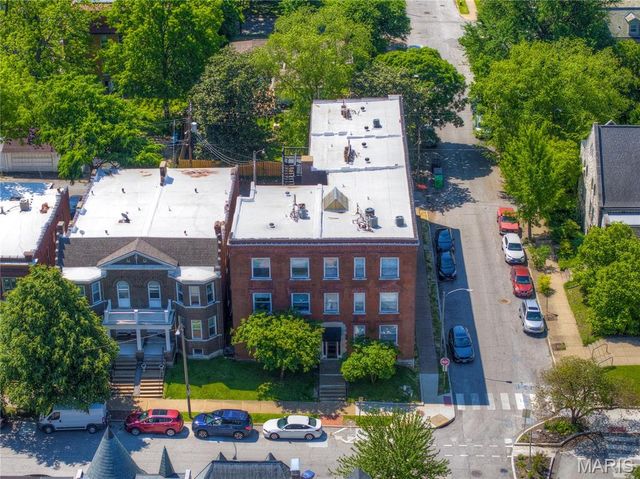 3670 Russell Boulevard, St Louis, MO 63110