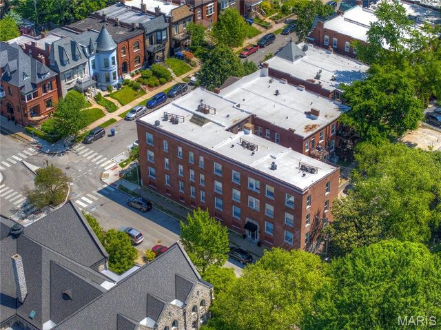 3670 Russell Boulevard, St Louis, MO 63110