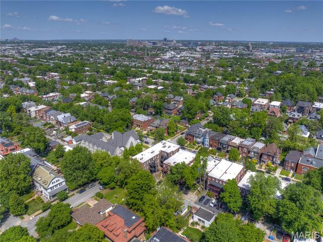 3670 Russell Boulevard, St Louis, MO 63110
