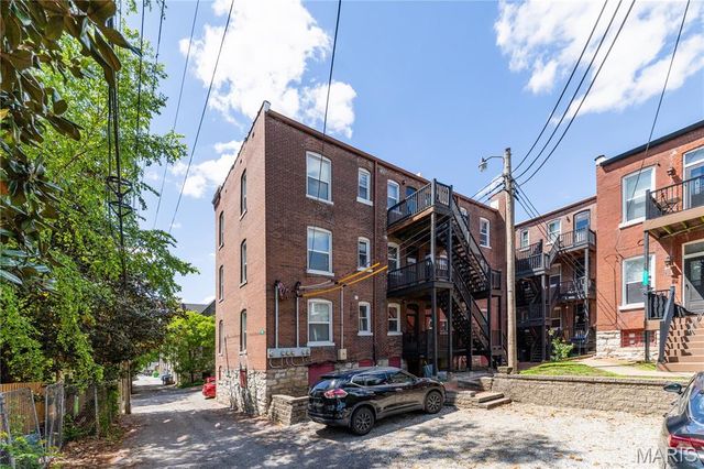 3670 Russell Boulevard, St Louis, MO 63110