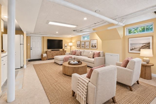 12 Arch Street, Framingham, MA 01702