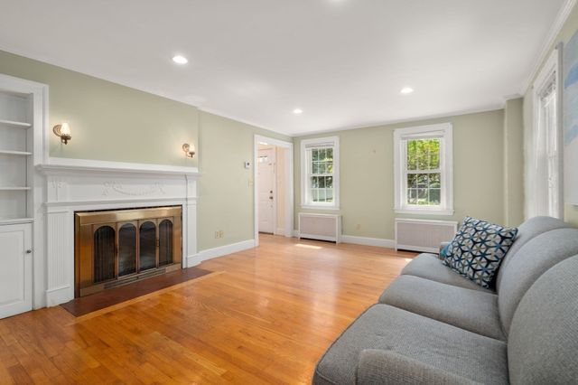 12 Arch Street, Framingham, MA 01702