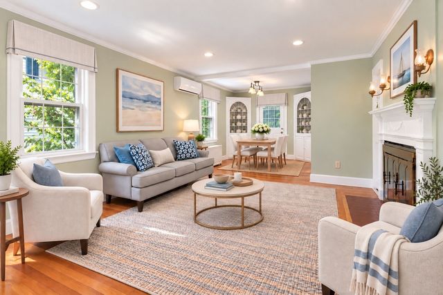 12 Arch Street, Framingham, MA 01702