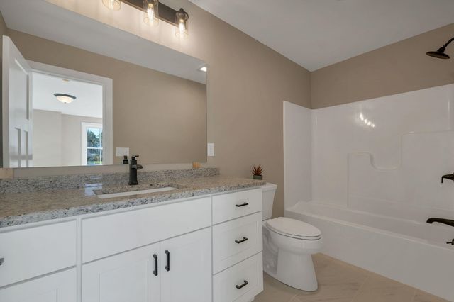 669 High Street, Candia, NH 03034