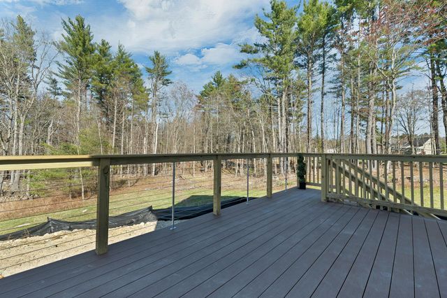 669 High Street, Candia, NH 03034
