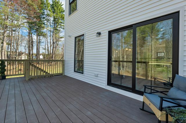 669 High Street, Candia, NH 03034