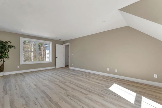 669 High Street, Candia, NH 03034