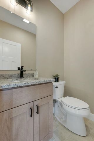 669 High Street, Candia, NH 03034