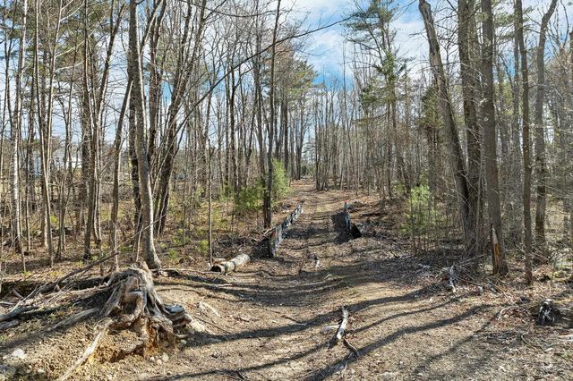 669 High Street, Candia, NH 03034