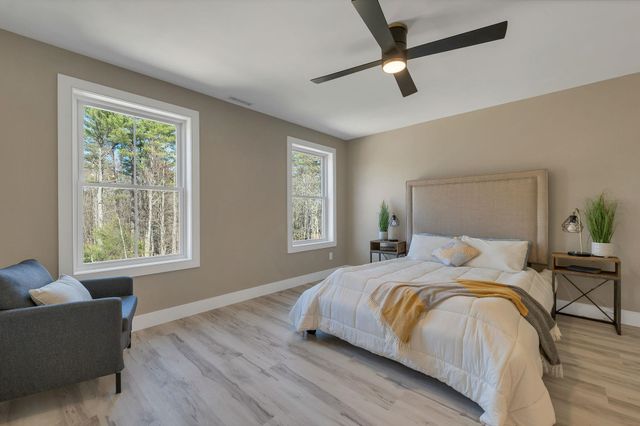 669 High Street, Candia, NH 03034