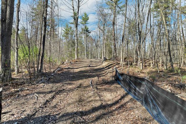 669 High Street, Candia, NH 03034