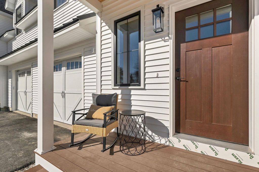669 High Street, Candia, NH 03034