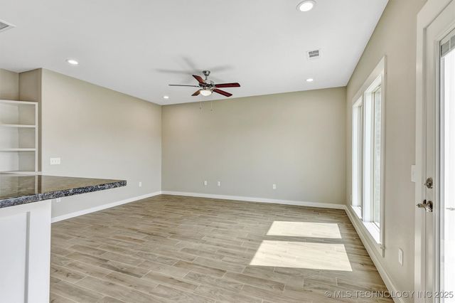 1181 Wild Indigo Circle, Calera, OK 74730