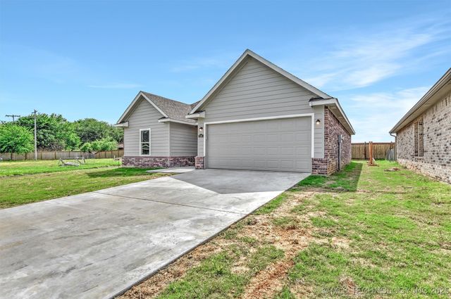 1181 Wild Indigo Circle, Calera, OK 74730