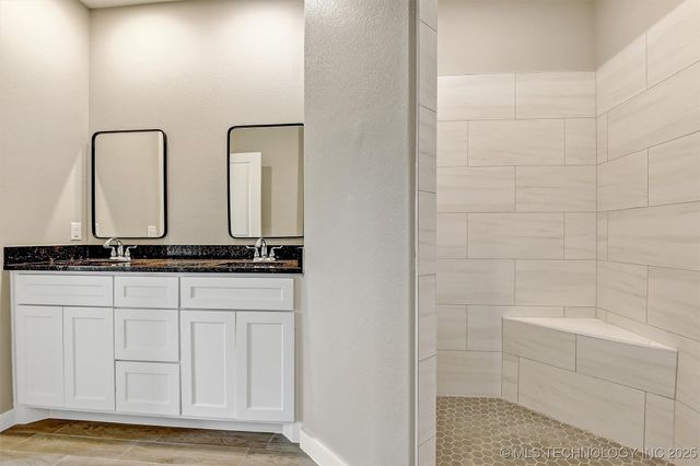 1181 Wild Indigo Circle, Calera, OK 74730