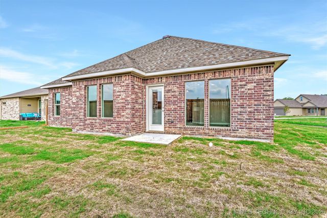 1181 Wild Indigo Circle, Calera, OK 74730