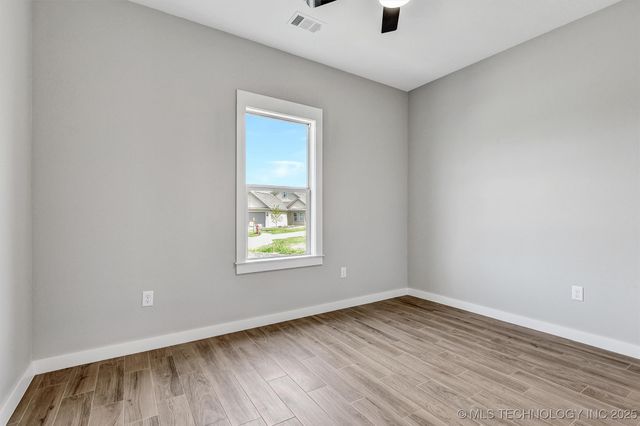 1181 Wild Indigo Circle, Calera, OK 74730