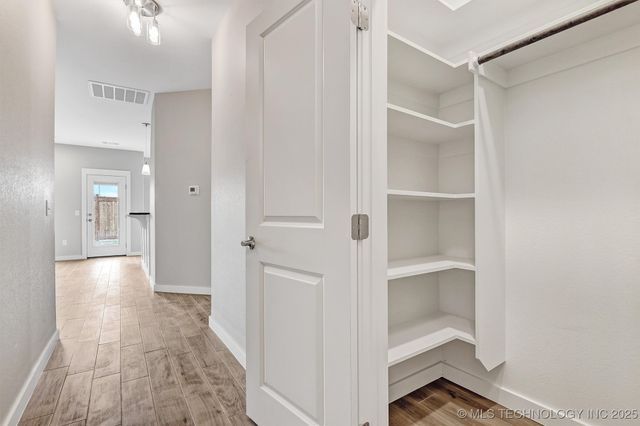 1181 Wild Indigo Circle, Calera, OK 74730