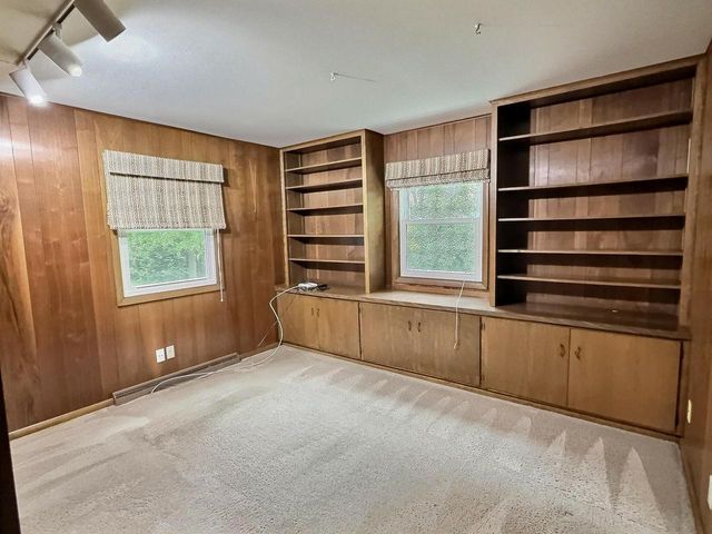 525 PEMBROOK COURT, Neenah, WI 54956