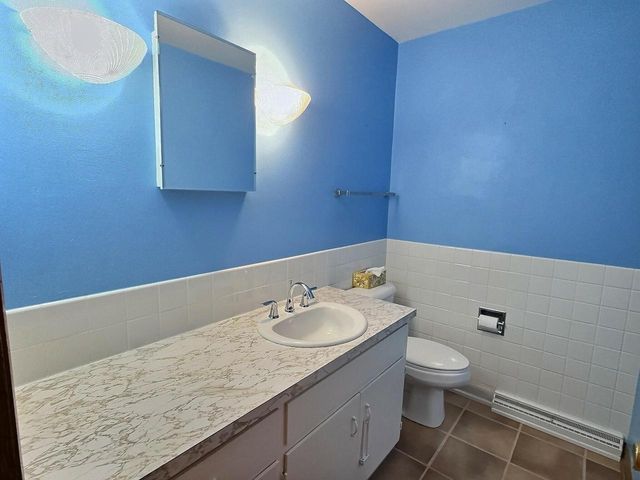 525 PEMBROOK COURT, Neenah, WI 54956