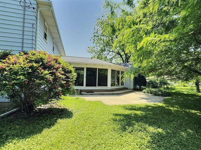 525 PEMBROOK COURT, Neenah, WI 54956