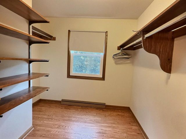 525 PEMBROOK COURT, Neenah, WI 54956