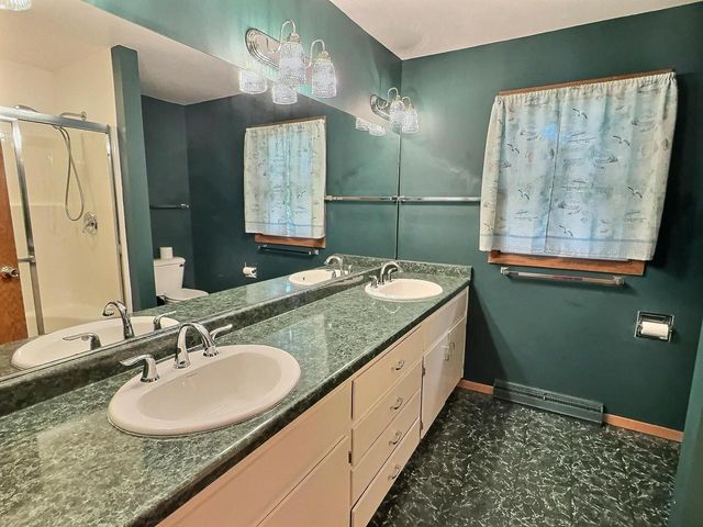 525 PEMBROOK COURT, Neenah, WI 54956