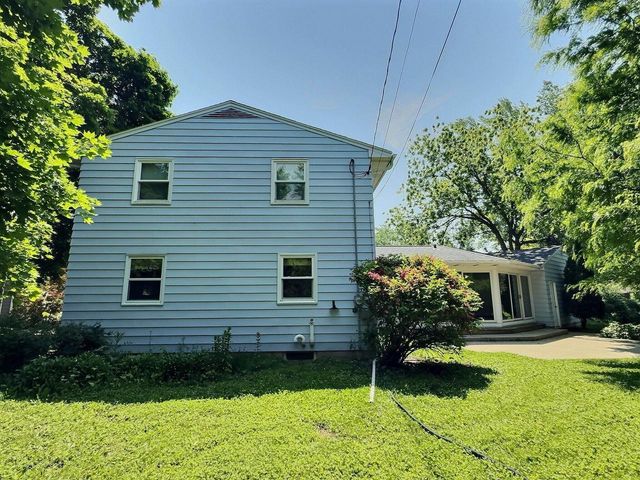525 PEMBROOK COURT, Neenah, WI 54956