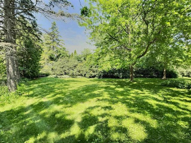 525 PEMBROOK COURT, Neenah, WI 54956