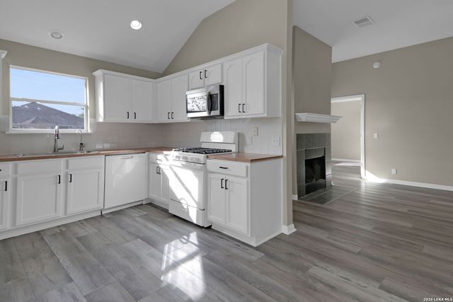 243 Discovery, Kyle, TX 78640