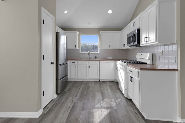 243 Discovery, Kyle, TX 78640