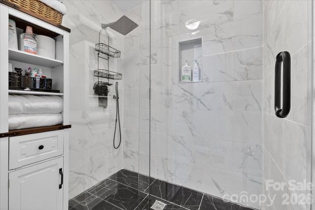 6219 Thompson Brook Lane, Charlotte, NC 28212