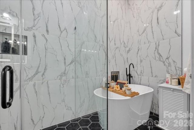 6219 Thompson Brook Lane, Charlotte, NC 28212