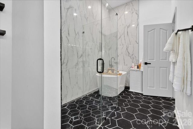 6219 Thompson Brook Lane, Charlotte, NC 28212