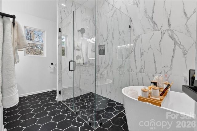 6219 Thompson Brook Lane, Charlotte, NC 28212