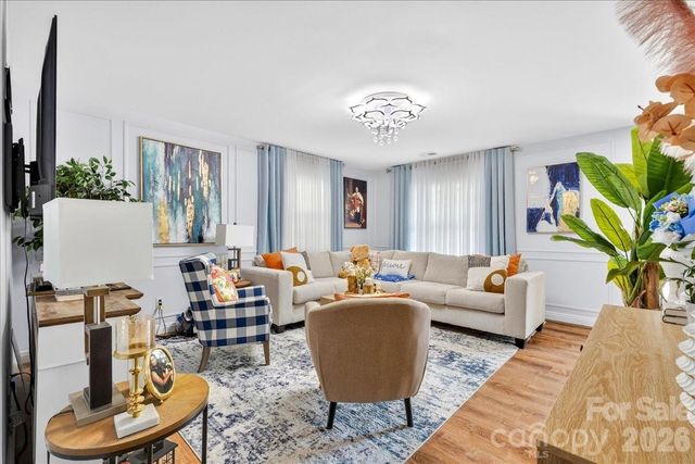 6219 Thompson Brook Lane, Charlotte, NC 28212