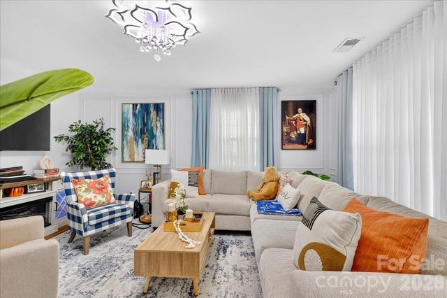 6219 Thompson Brook Lane, Charlotte, NC 28212