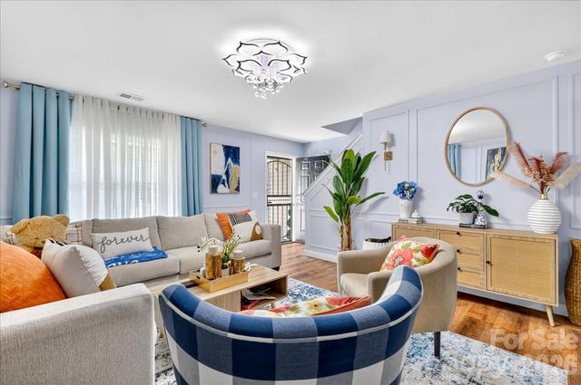 6219 Thompson Brook Lane, Charlotte, NC 28212