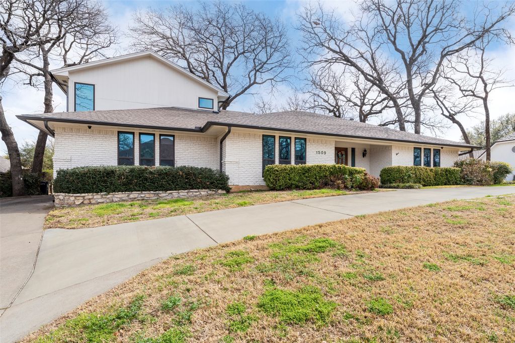 1509 Riverview Drive, Arlington, TX 76012