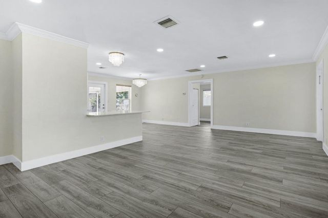 912 SE 8th Court, Deerfield Beach, FL 33441