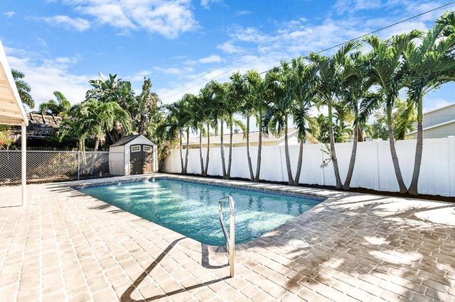 912 SE 8th Court, Deerfield Beach, FL 33441