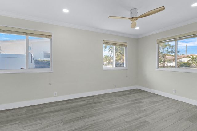 912 SE 8th Court, Deerfield Beach, FL 33441