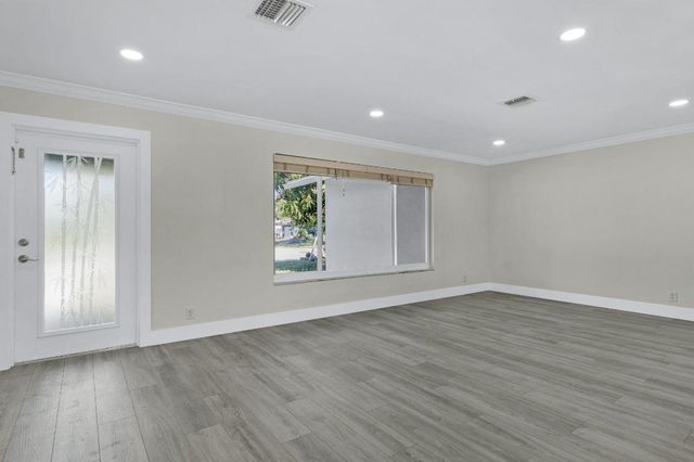 912 SE 8th Court, Deerfield Beach, FL 33441