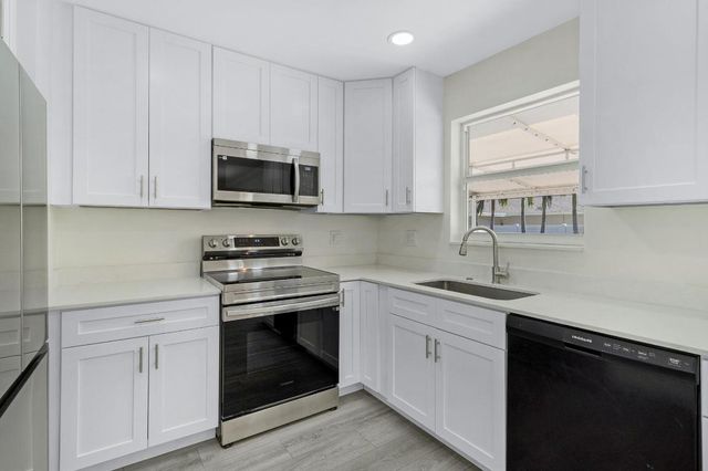 912 SE 8th Court, Deerfield Beach, FL 33441