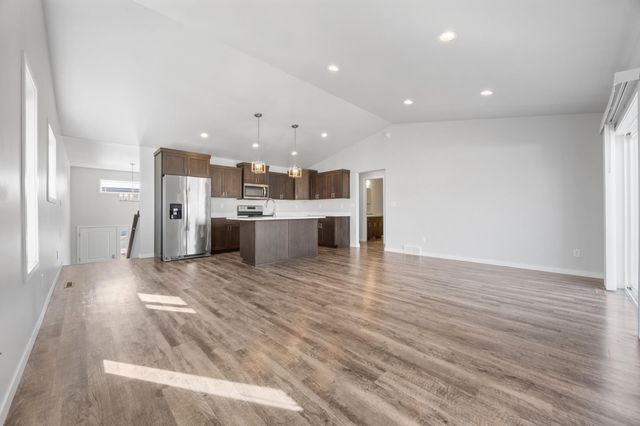 5891 59th Avenue S, Fargo, ND 58104