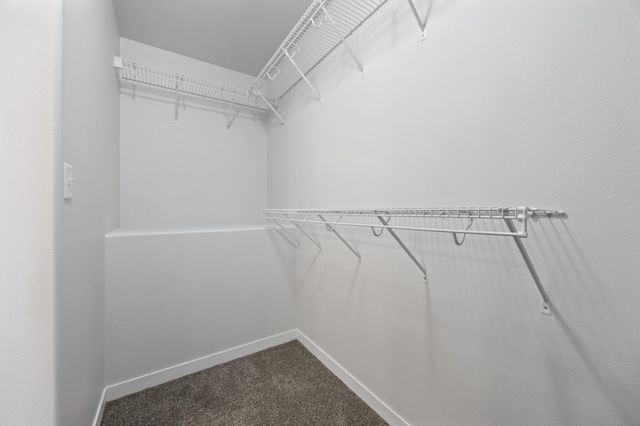 5891 59th Avenue S, Fargo, ND 58104